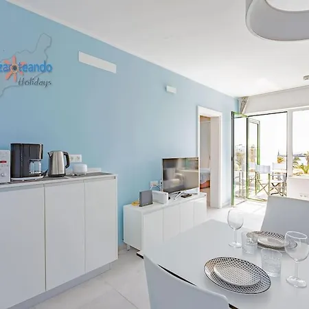 House Of The Horizon Playa Cucharas Vv Penthouse With Sea & Pool View Aircon Appartamento Costa Teguise